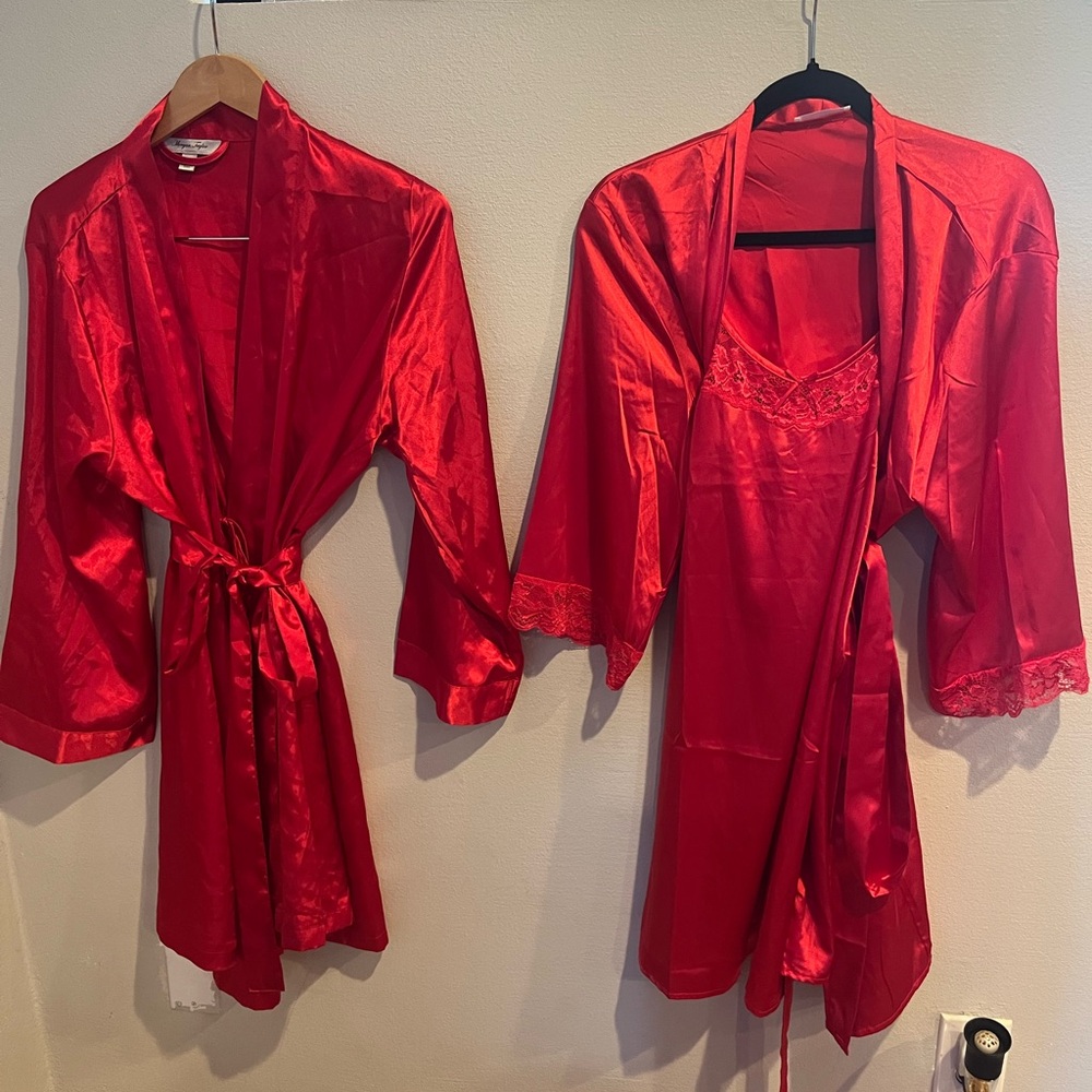 Morgan Taylor and Ekouaer Vibrant Red Satin Robe and Nightgown Set 3pc XL